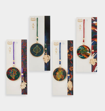 Double-Sided String Bookmark, 4 Asst. w/Displayer