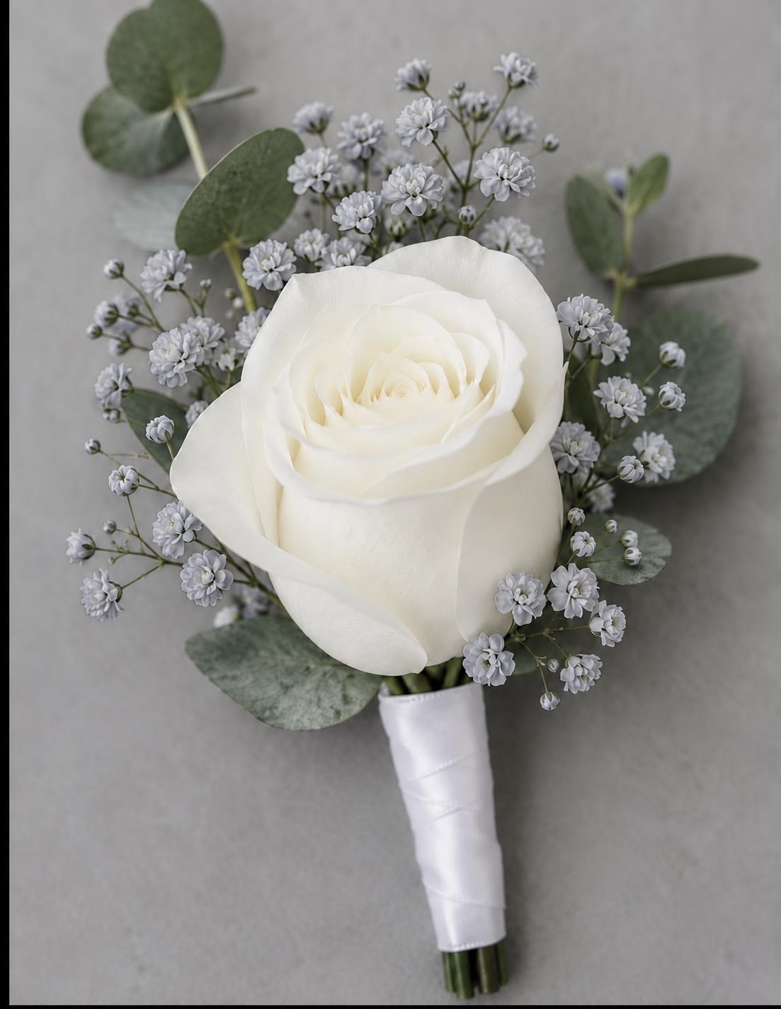 Silver boutonniere without decorative ribbon