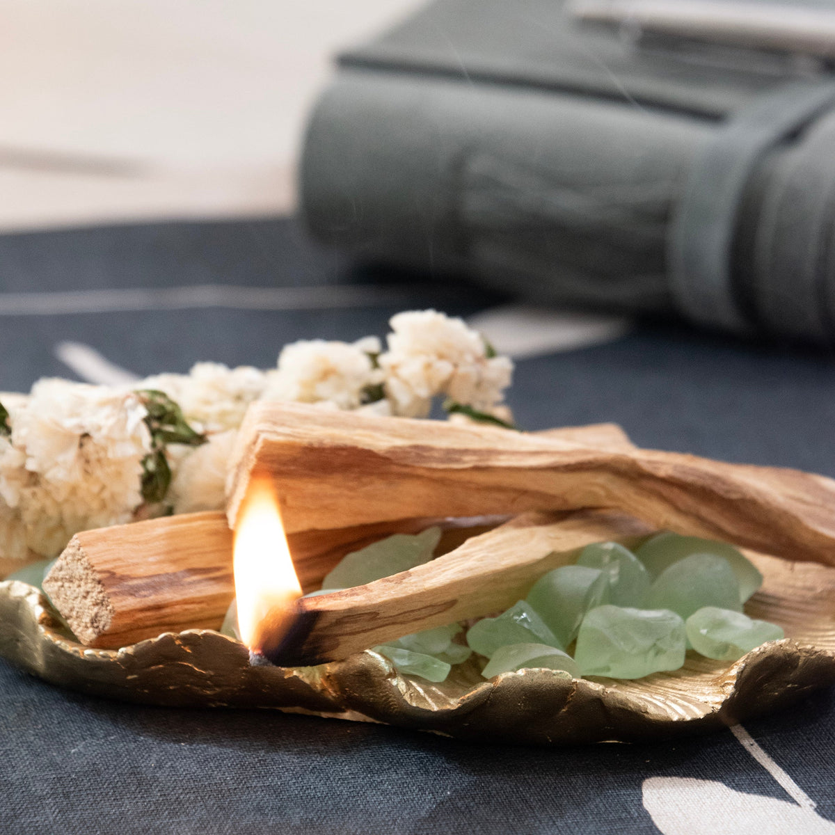 Palo Santo and White Flower Smudging Jar Set – view 2