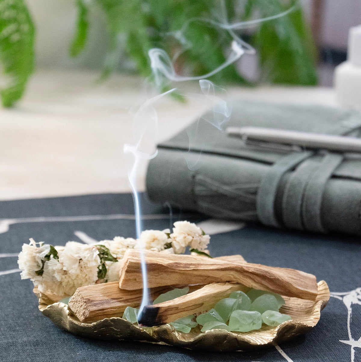 Palo Santo and White Flower Smudging Jar Set – view 3